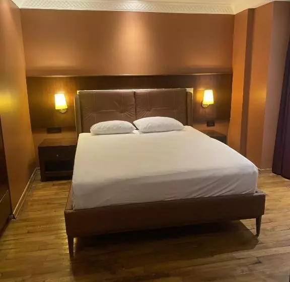 ホテル Mangana Konak