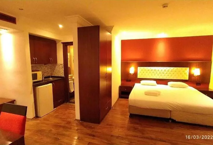 ホテル Mangana Konak