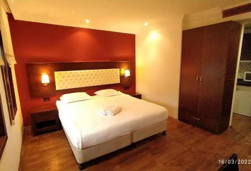 ホテル Mangana Konak