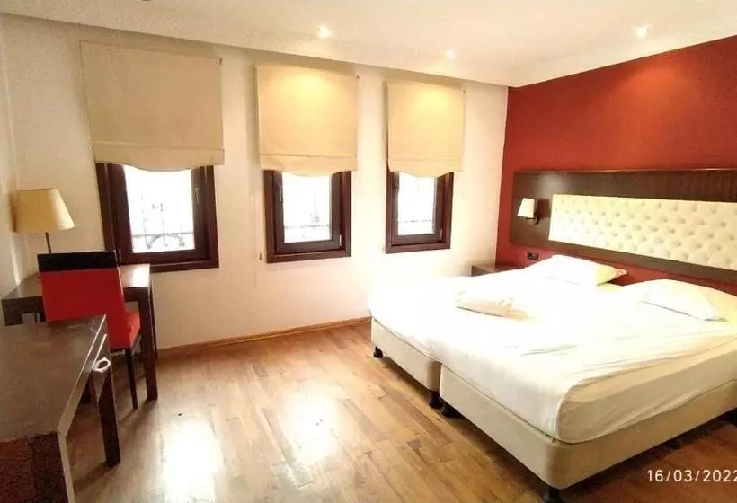 ホテル Mangana Konak