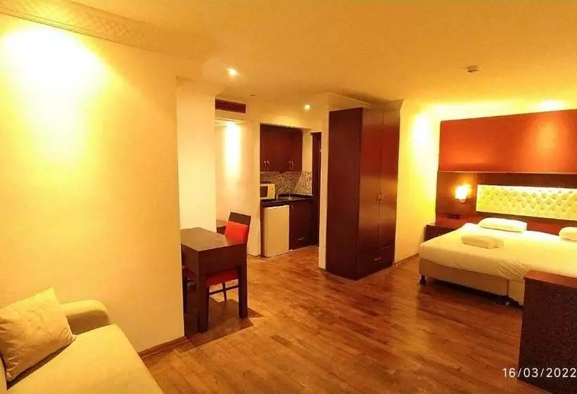 ホテル Mangana Konak