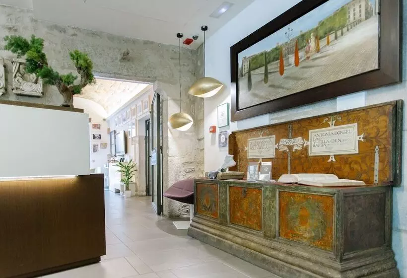 هتل Museu Llegendes De Girona