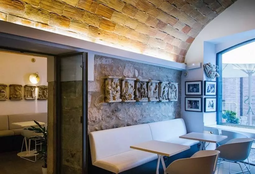 هتل Museu Llegendes De Girona