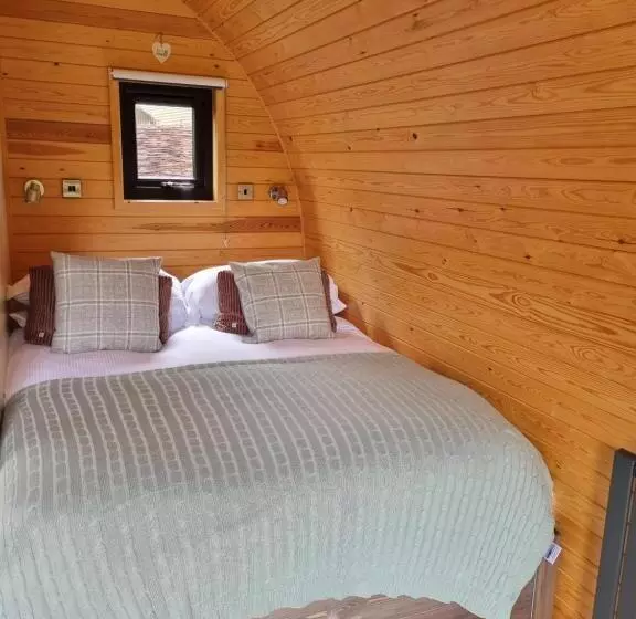 酒店 Pear Tree Inn Whitley