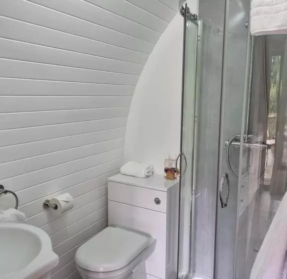 酒店 Pear Tree Inn Whitley