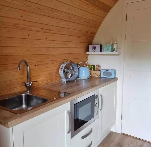 酒店 Pear Tree Inn Whitley