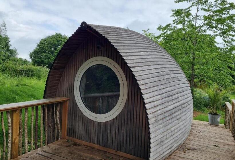 Отель Pear Tree Inn Whitley