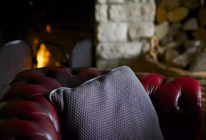 酒店 Pear Tree Inn Whitley