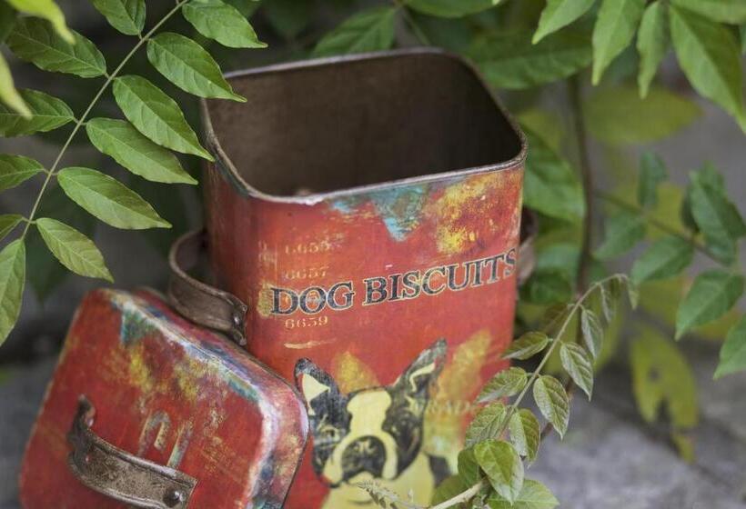 Отель Pear Tree Inn Whitley