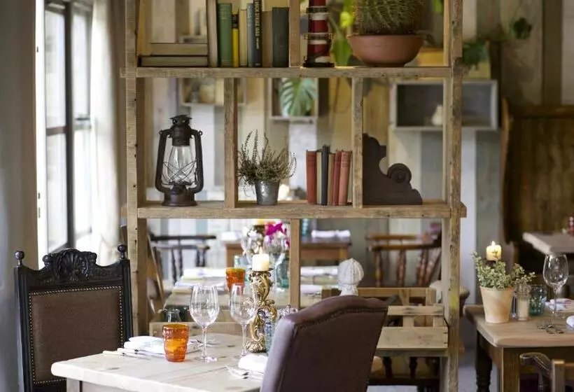 酒店 Pear Tree Inn Whitley