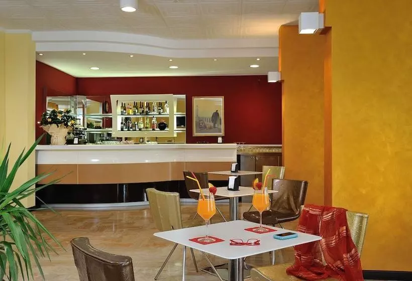 Отель Piero Della Francesca