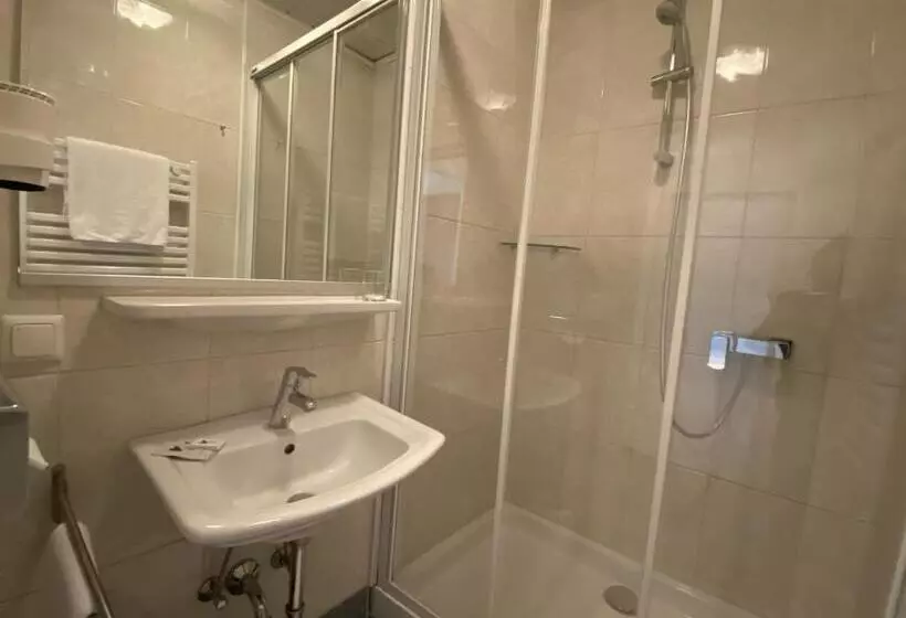 Отель Restaurant Faustschlössl