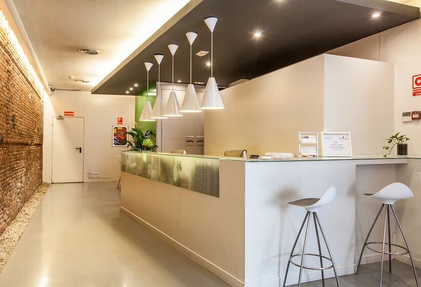 هتل Urbansea Atocha 113