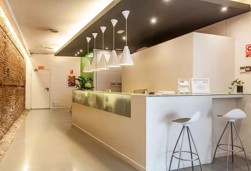 هتل Urbansea Atocha 113