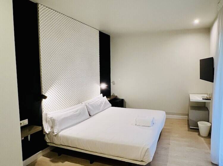 هتل Urbansea Atocha 113