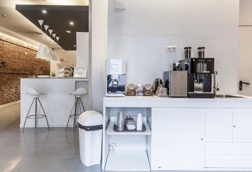 هتل Urbansea Atocha 113