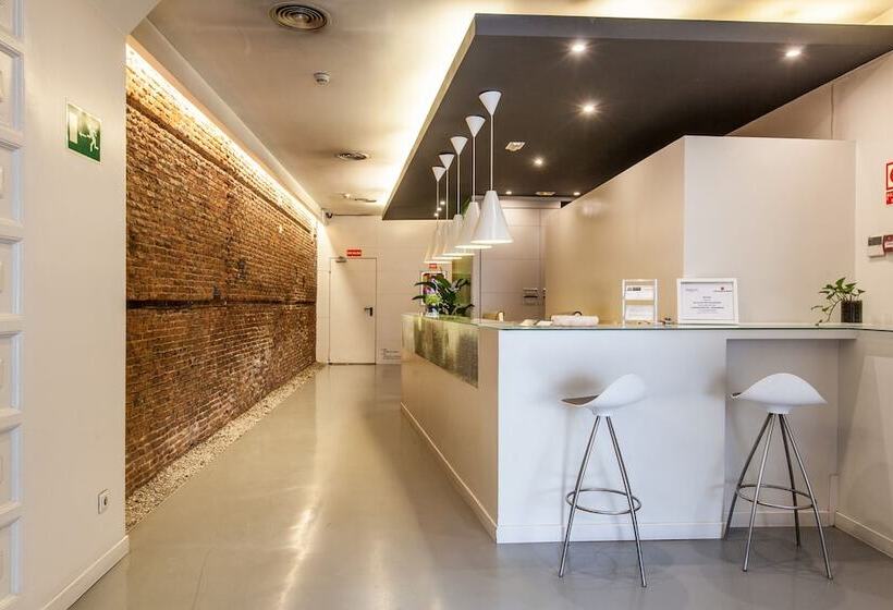 هتل Urbansea Atocha 113