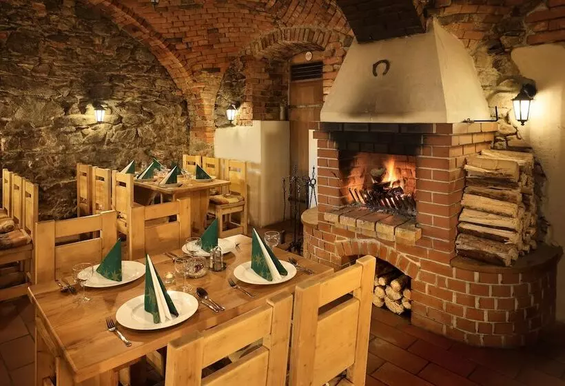 Hotel Záviš Z Falkenštejna
