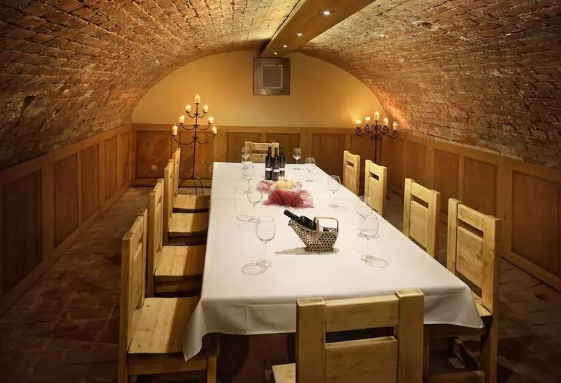 Hotel Záviš Z Falkenštejna