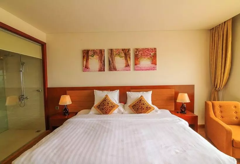 Gold Coast Hotel Resort & Spa