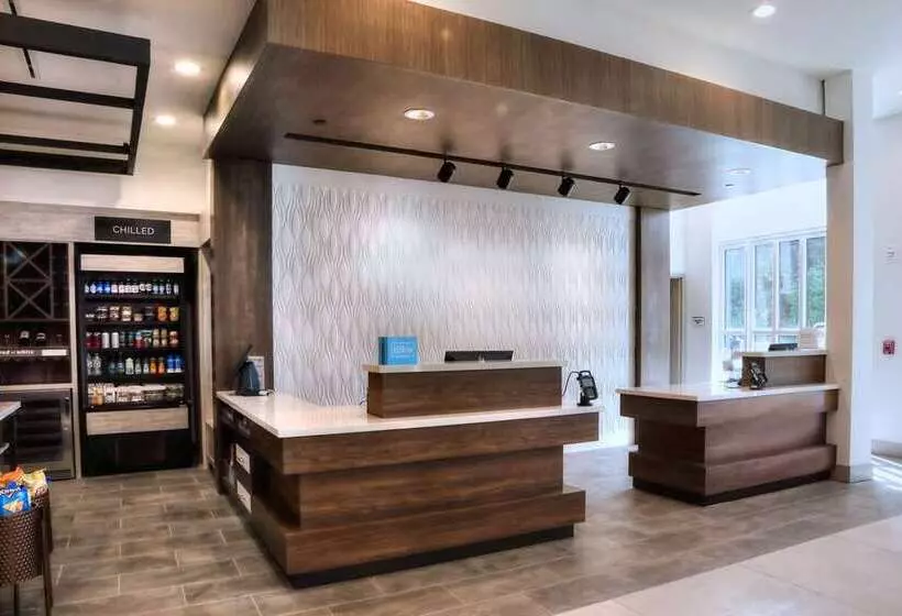 هتل Hilton Garden Inn Bel Air