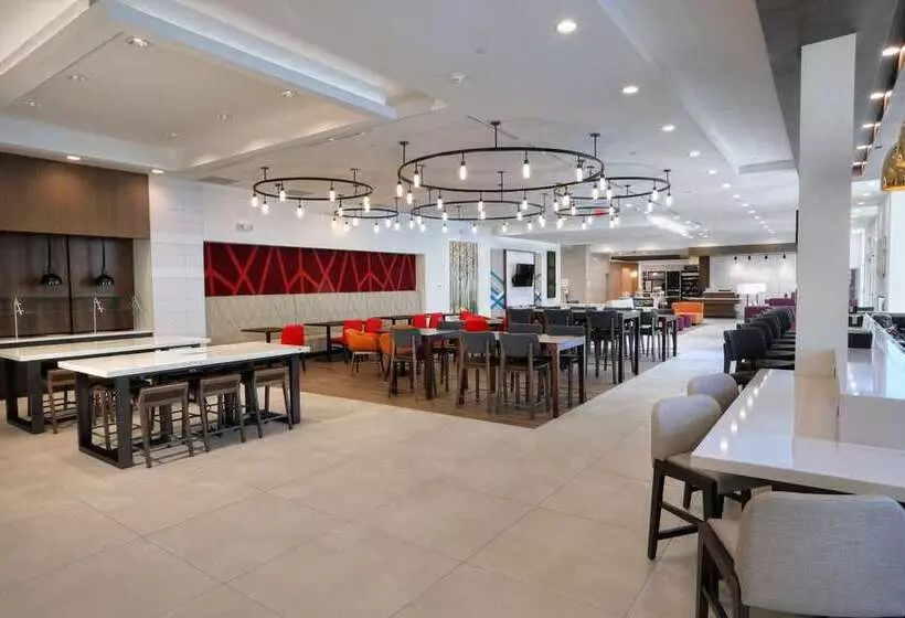 هتل Hilton Garden Inn Bel Air
