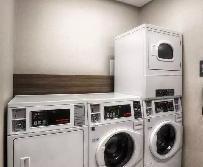 هتل Hilton Garden Inn Bel Air