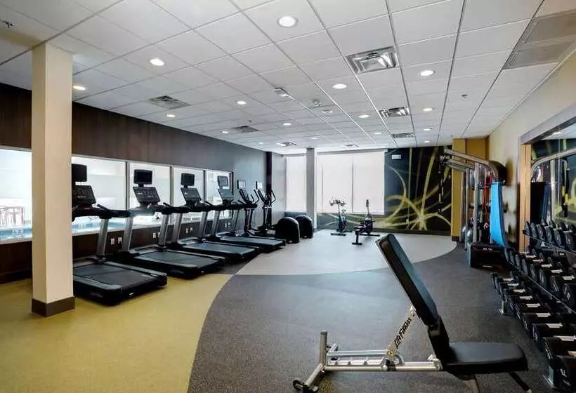 هتل Hilton Garden Inn Bel Air