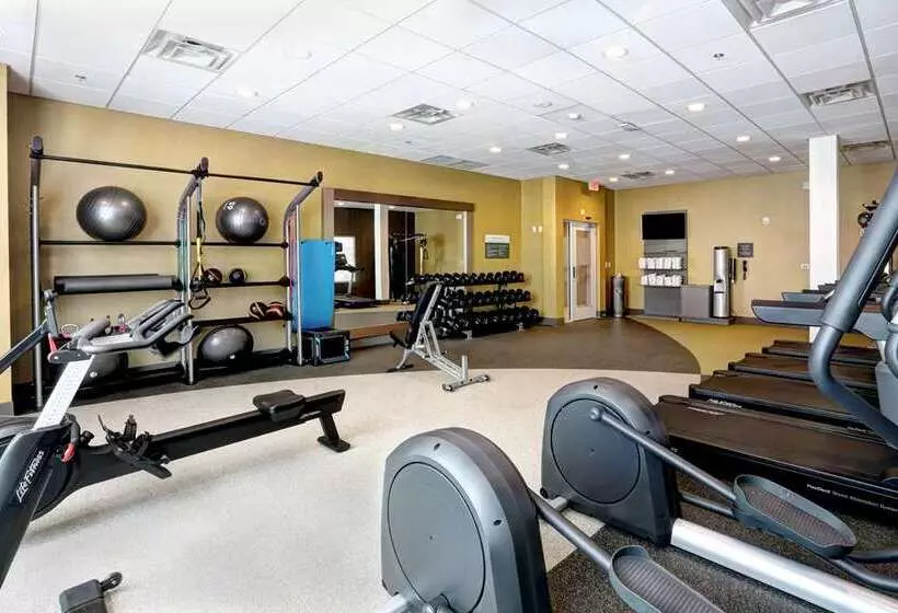 هتل Hilton Garden Inn Bel Air