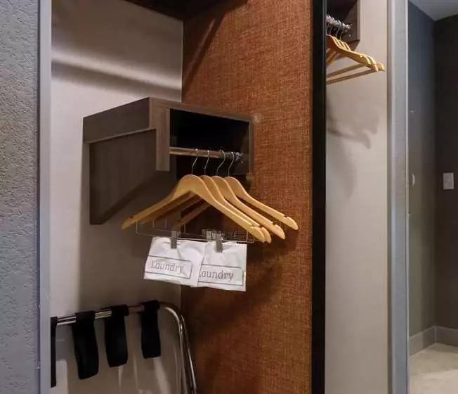هتل Hilton Garden Inn Bel Air