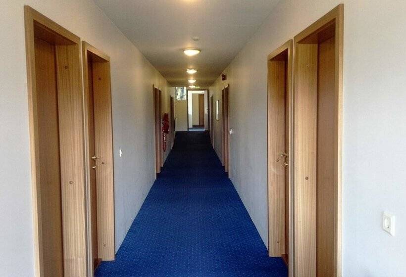 هتل Hótel Stadarborg