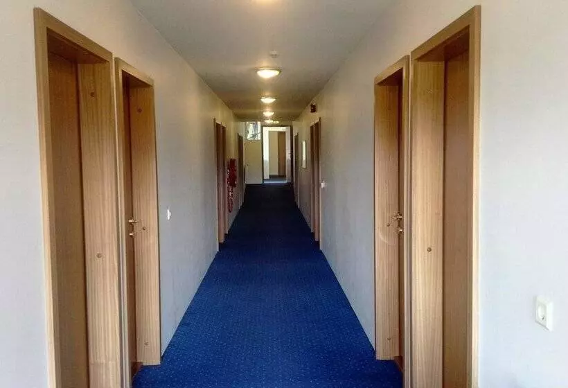 هتل Hótel Stadarborg