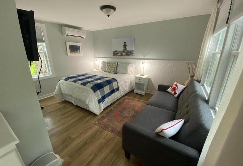 Hanscom's Motel & Cottages