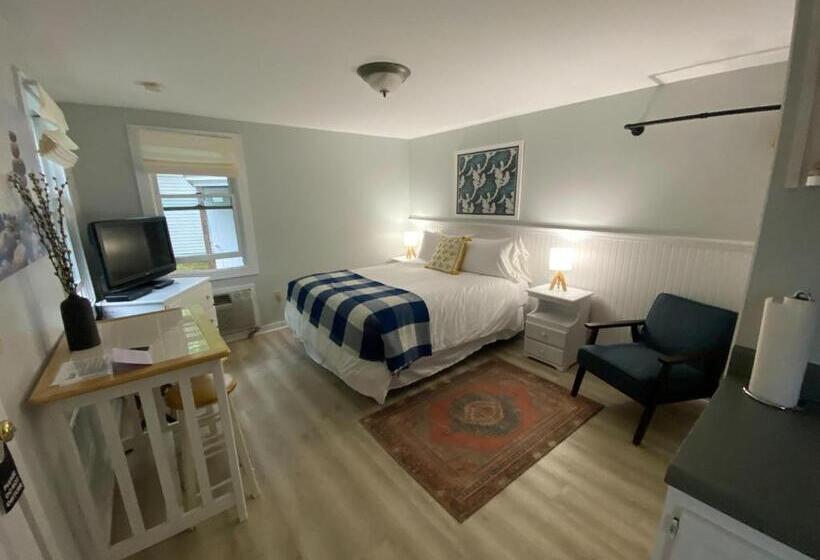 Hanscom's Motel & Cottages