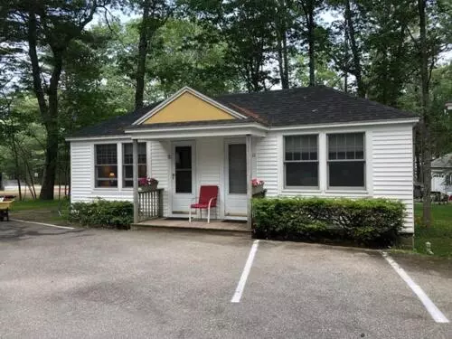 Hanscom's Motel & Cottages