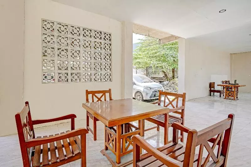 Hotelli Oyo 90393 Pondok Nusa Indah Syariah