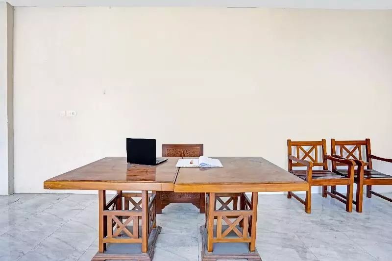 Hotelli Oyo 90393 Pondok Nusa Indah Syariah