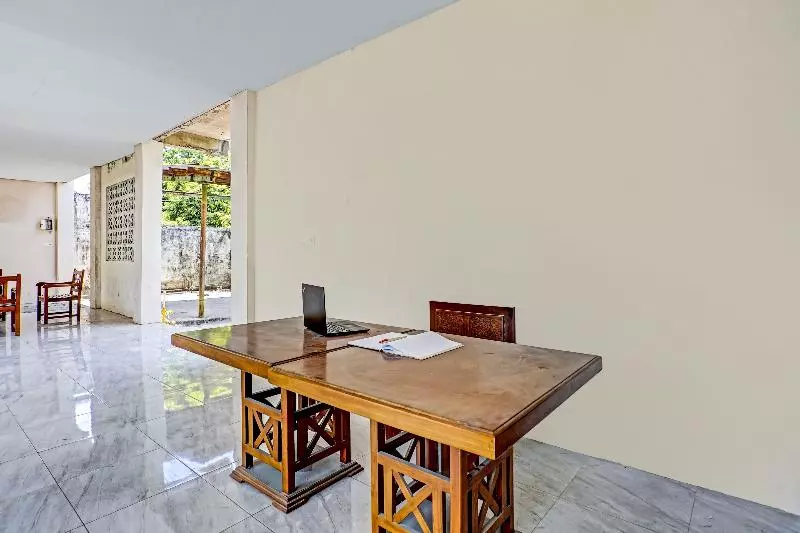 Hotelli Oyo 90393 Pondok Nusa Indah Syariah