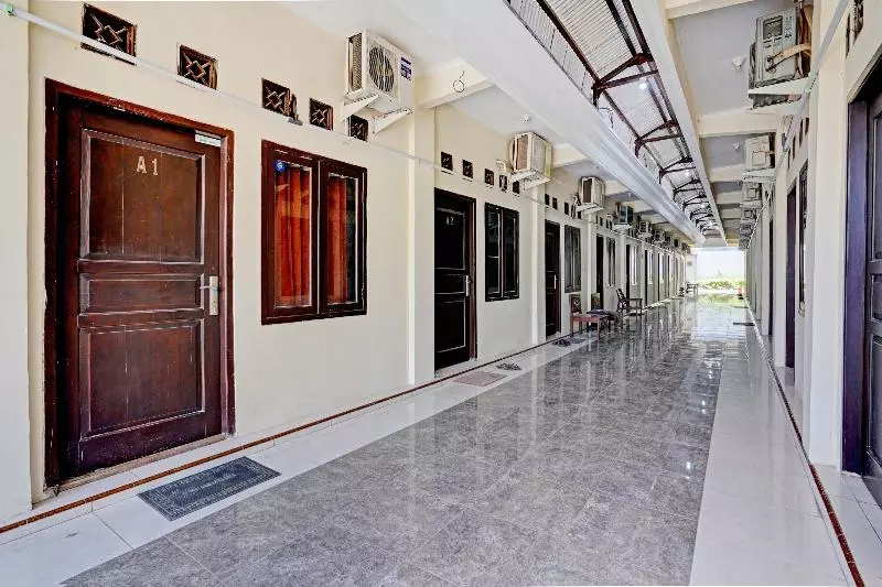 Hotelli Oyo 90393 Pondok Nusa Indah Syariah