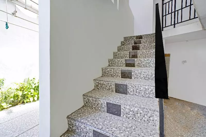 Hotelli Oyo 90393 Pondok Nusa Indah Syariah