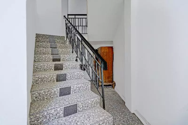 Hotelli Oyo 90393 Pondok Nusa Indah Syariah