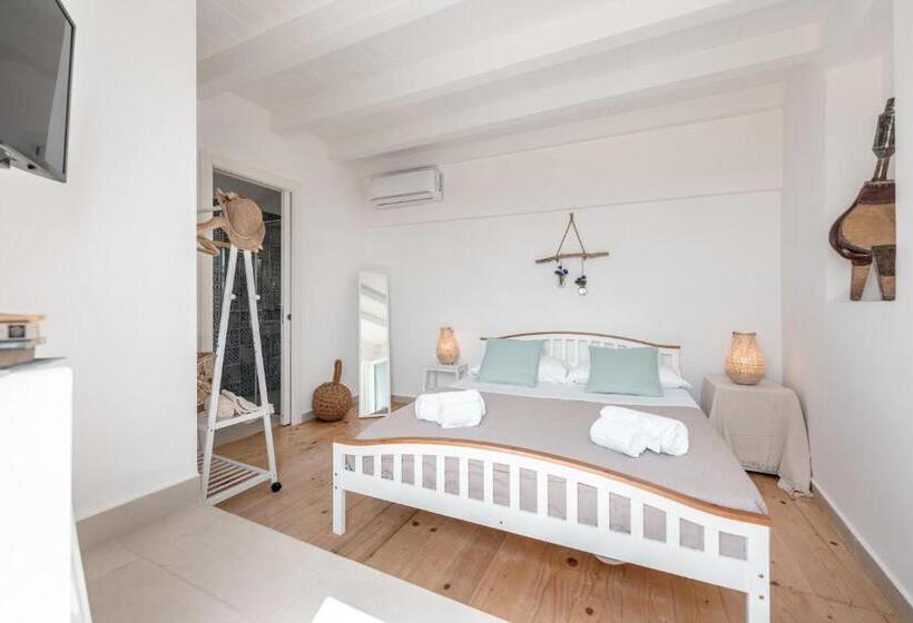 پانسیون Cala Cala Rooms,restaurant & Farm Experience