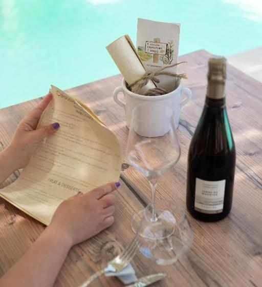 پانسیون Cala Cala Rooms,restaurant & Farm Experience