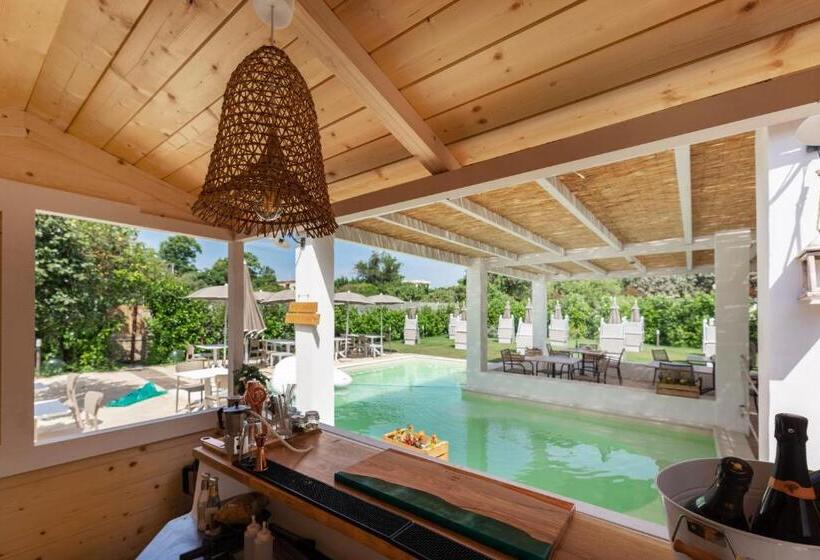 پانسیون Cala Cala Rooms,restaurant & Farm Experience