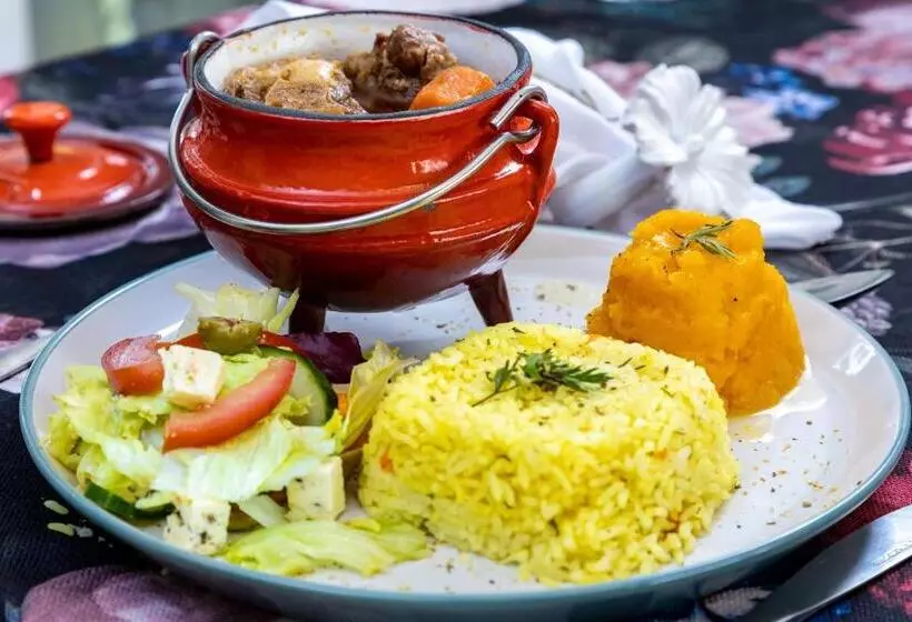 Majatalo Pumbaa Wildlife Park & Accommodation