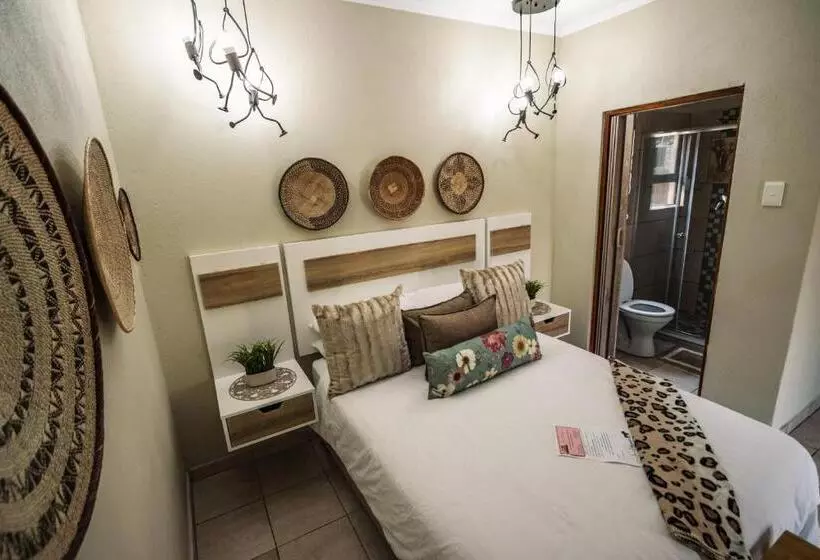 Majatalo Pumbaa Wildlife Park & Accommodation