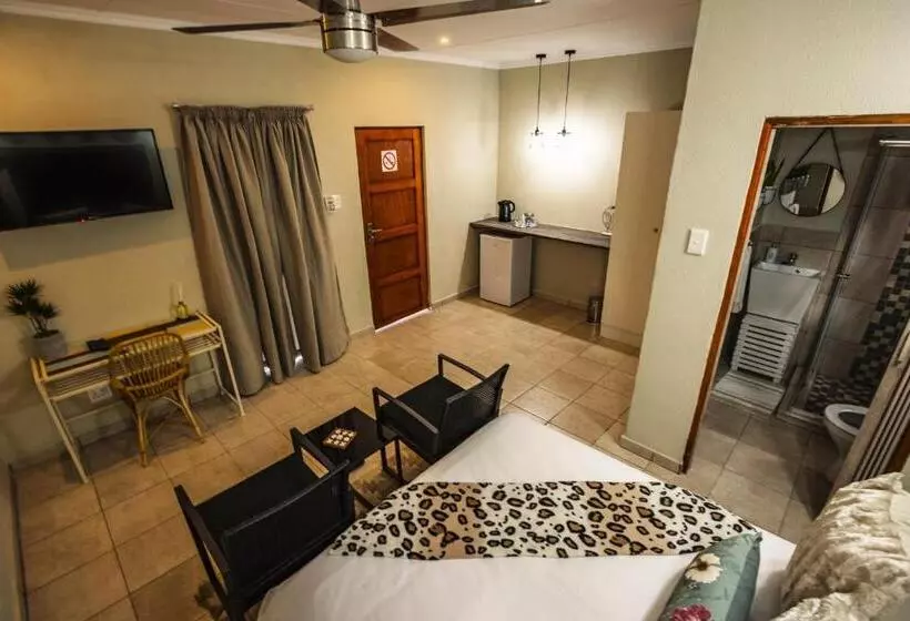 Majatalo Pumbaa Wildlife Park & Accommodation