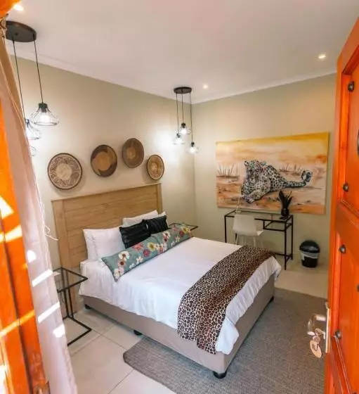 Majatalo Pumbaa Wildlife Park & Accommodation