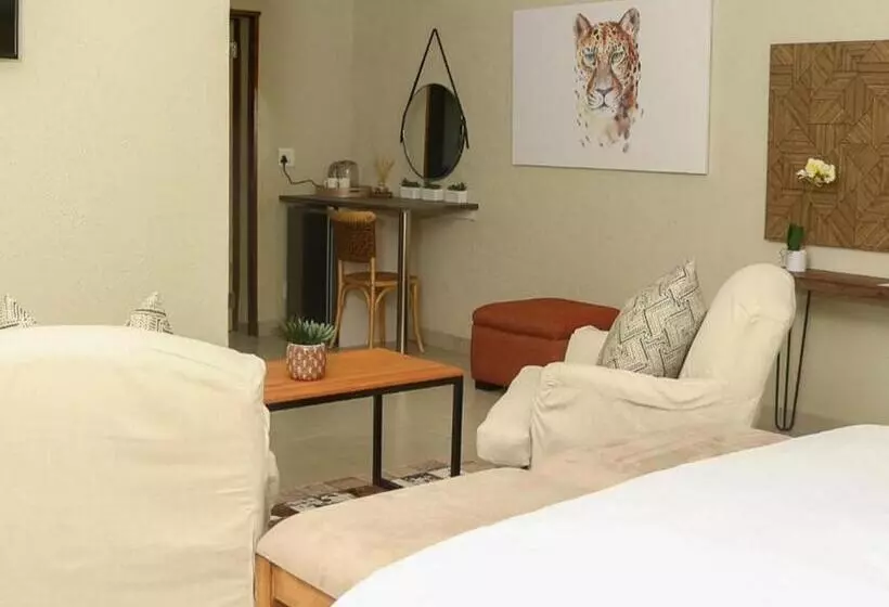 Majatalo Pumbaa Wildlife Park & Accommodation