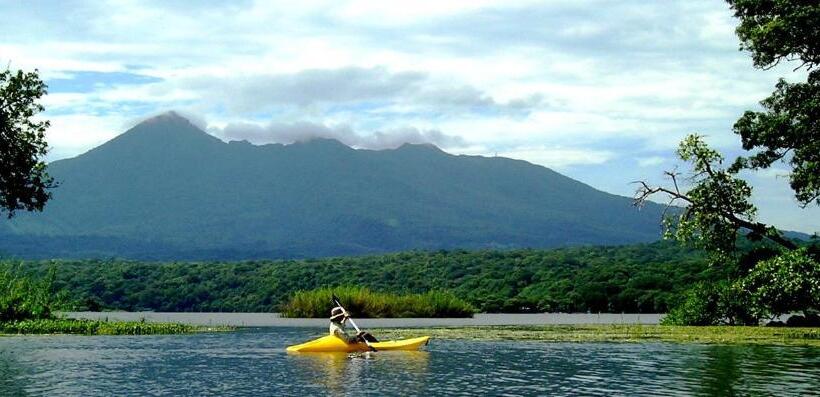 تختخواب و صبحانه Zopango Orchids Island